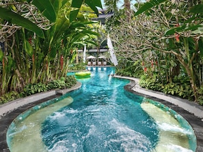 4 piscinas al aire libre, tumbonas