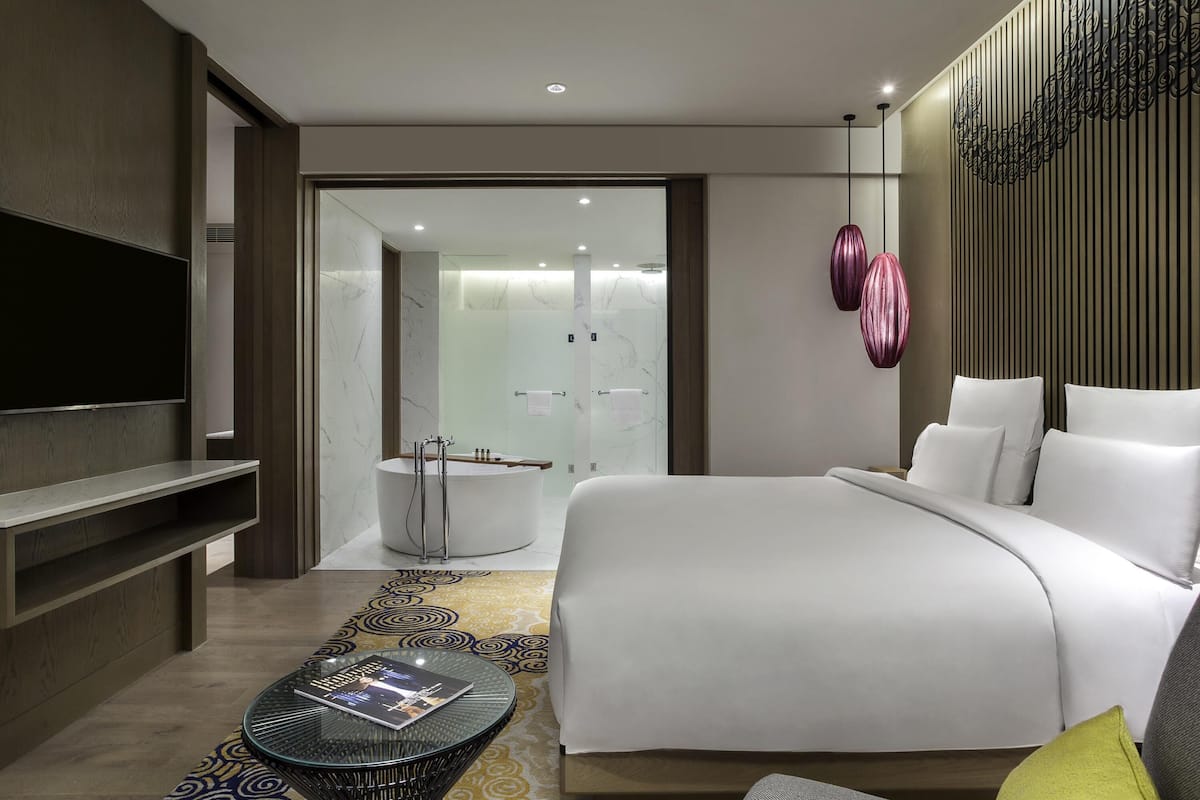 Executive Suite, 1 King Bed
