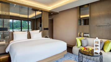 Premium bedding, in-room safe, desk, laptop workspace