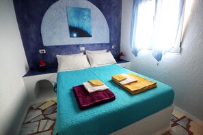2 bedrooms, iron/ironing board, free WiFi, bed sheets - The Blue Moon Apartment "Iris Blu", sea view, 500 meters from the beach (Ferma)