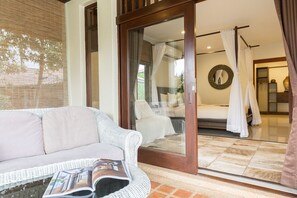 5 bedrooms, in-room safe, iron/ironing board, free WiFi