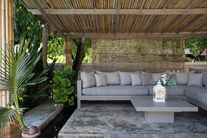 Terrace/patio - Baan Lily A Spacious 5 bedroom Villa With Pool and Jacuzzi, gym and games room (Bophut)