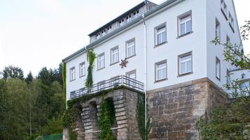 Fachada da propriedade