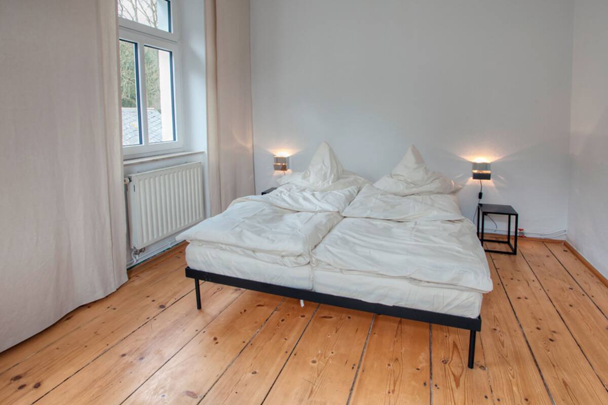 Comfort Suite, 1 Queen Bed, Non Smoking | Free WiFi, individually decorated, individually furnished, bed sheets