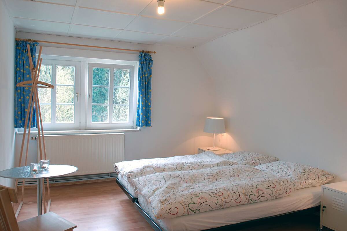 Basic Double or Twin Room, 2 Single Beds, Non Smoking | Free WiFi, individually decorated, individually furnished, bed sheets