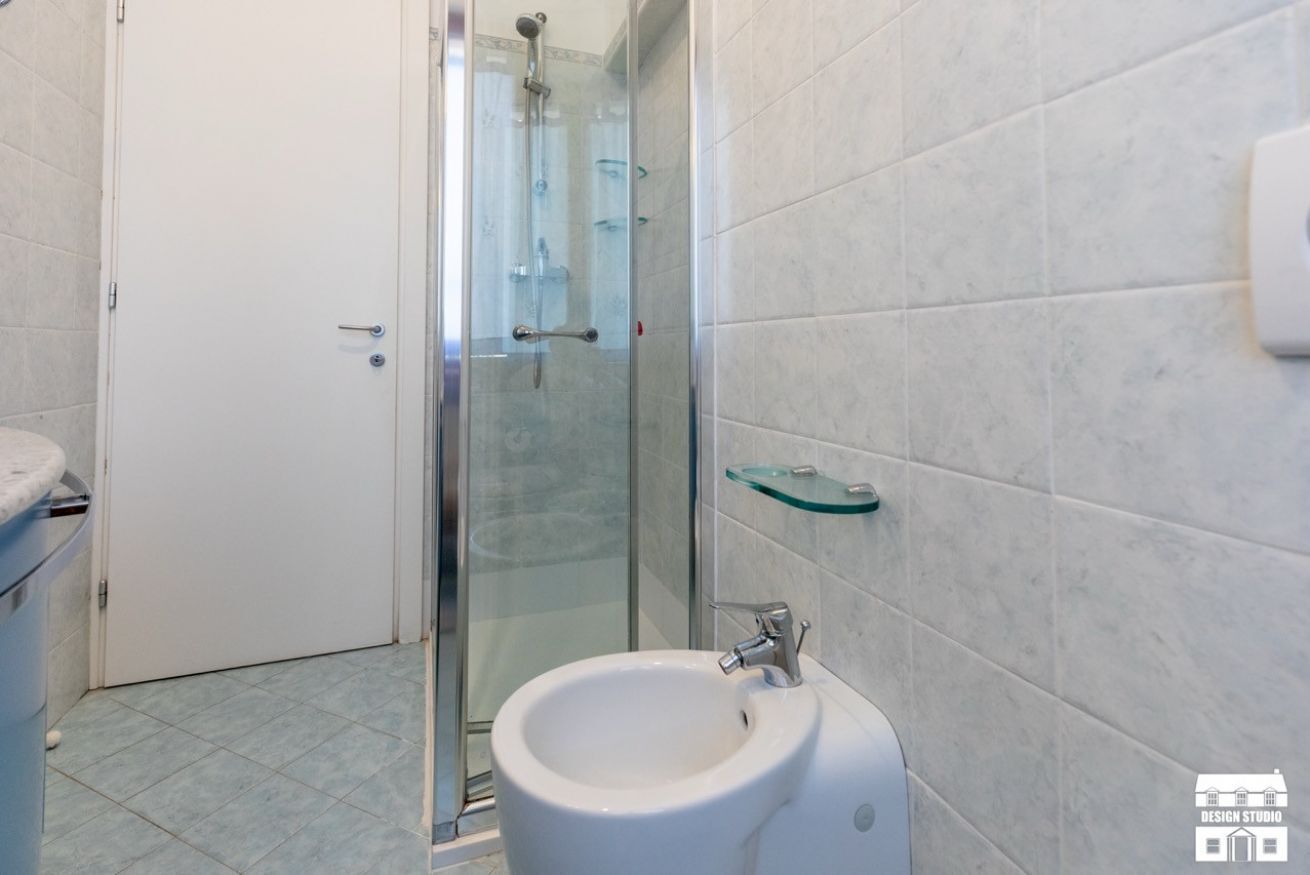 Dusche, Haartrockner, Bidet, Handtücher