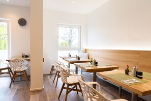 Tägliches inbegriffenes Frühstücksbuffet