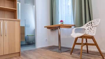 Egyptian cotton sheets, premium bedding, in-room safe, desk