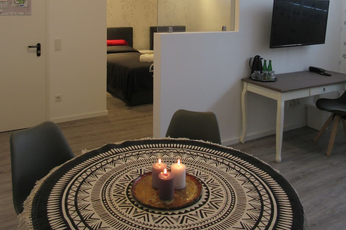 Familien-Studiosuite, Küche | 1 Schlafzimmer, hochwertige Bettwaren, Daunenbettdecken