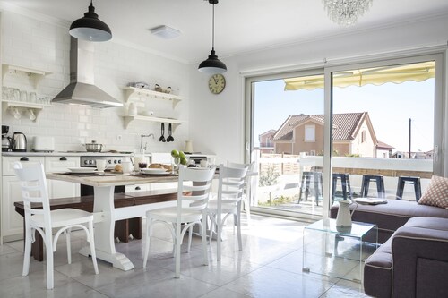 Luxurious Skala pool cottage with private pool close to shops & beach 