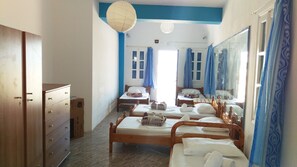 Iron/ironing board, free WiFi, bed sheets - Dodo's Santorini (Santorini)