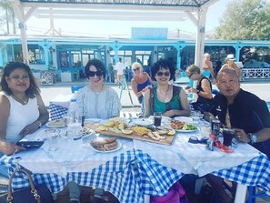 Daily English breakfast for a fee - Dodo's Santorini (Santorini)