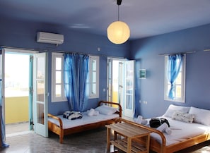 Comfort Studio, Balcony, Beachside | Iron/ironing board, free WiFi, bed sheets - Dodo's Santorini (Santorini)