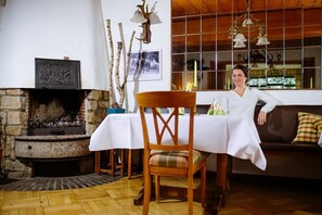 Fireplace - Hotel Haus Nachtigall B&B (Uedem)