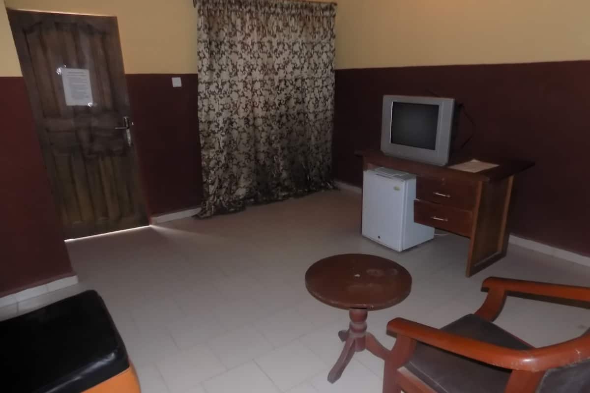 Suite | Living room | Flat-screen TV
