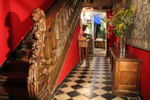 Hallway - Manoir de la Baronnie (Saint-Malo)