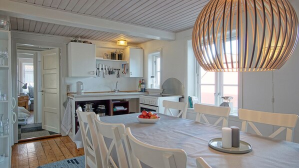 Fridge, microwave, oven, stovetop - "The old Brewery" Gudhjem :) (Gudhjem)