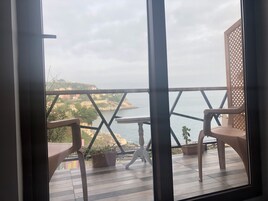 Egyptian cotton sheets, premium bedding, down comforters, in-room safe