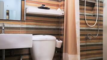 Shower, free toiletries, hair dryer, towels