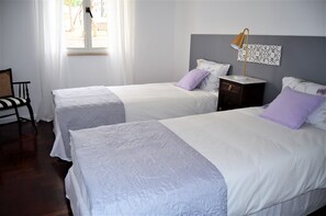 2 bedrooms, desk, iron/ironing board, internet - Madeira 4 You, apartment, downtown, Free parking (Funchal)