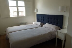 2 bedrooms, iron/ironing board