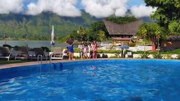 2 piscinas externas