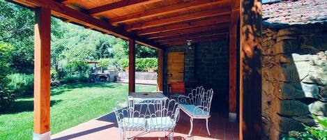 تناول الطعام بالخارج