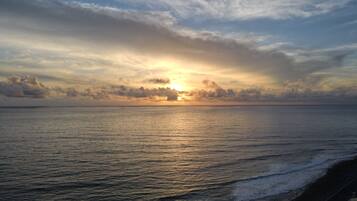 Beach nearby, beach towels