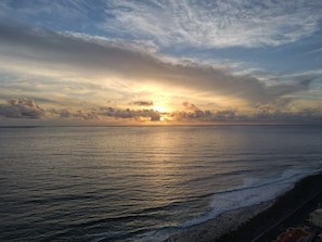 Una playa cerca, toallas de playa