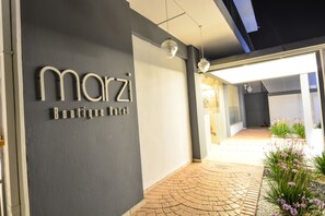 Entrada al alojamiento