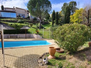 Outdoor pool - 15mn Cannes, Fréjus, Gîte les Mimosas 2à4pers animals contact the owner (Montauroux)