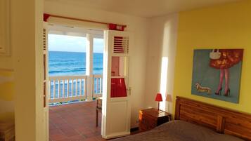 4 sovrum, vÀrdeförvaringsskÄp pÄ rummet och strykjÀrn/strykbrÀda