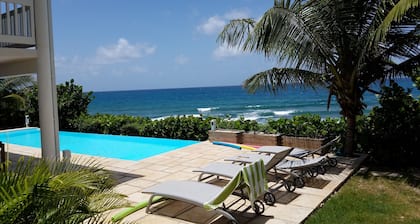 SUPERB VILLA WITH SPECTACULAR OCEAN VIEWS AND PANORAMIC POOL