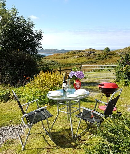 Bracara Cottage with stunning views of Loch Morar.