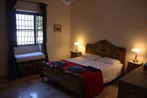 3 bedrooms, iron/ironing board, free WiFi, bed sheets - Trullo in olive grove with amazing view, A/C and private pool – family friendly (Ceglie Messapica)