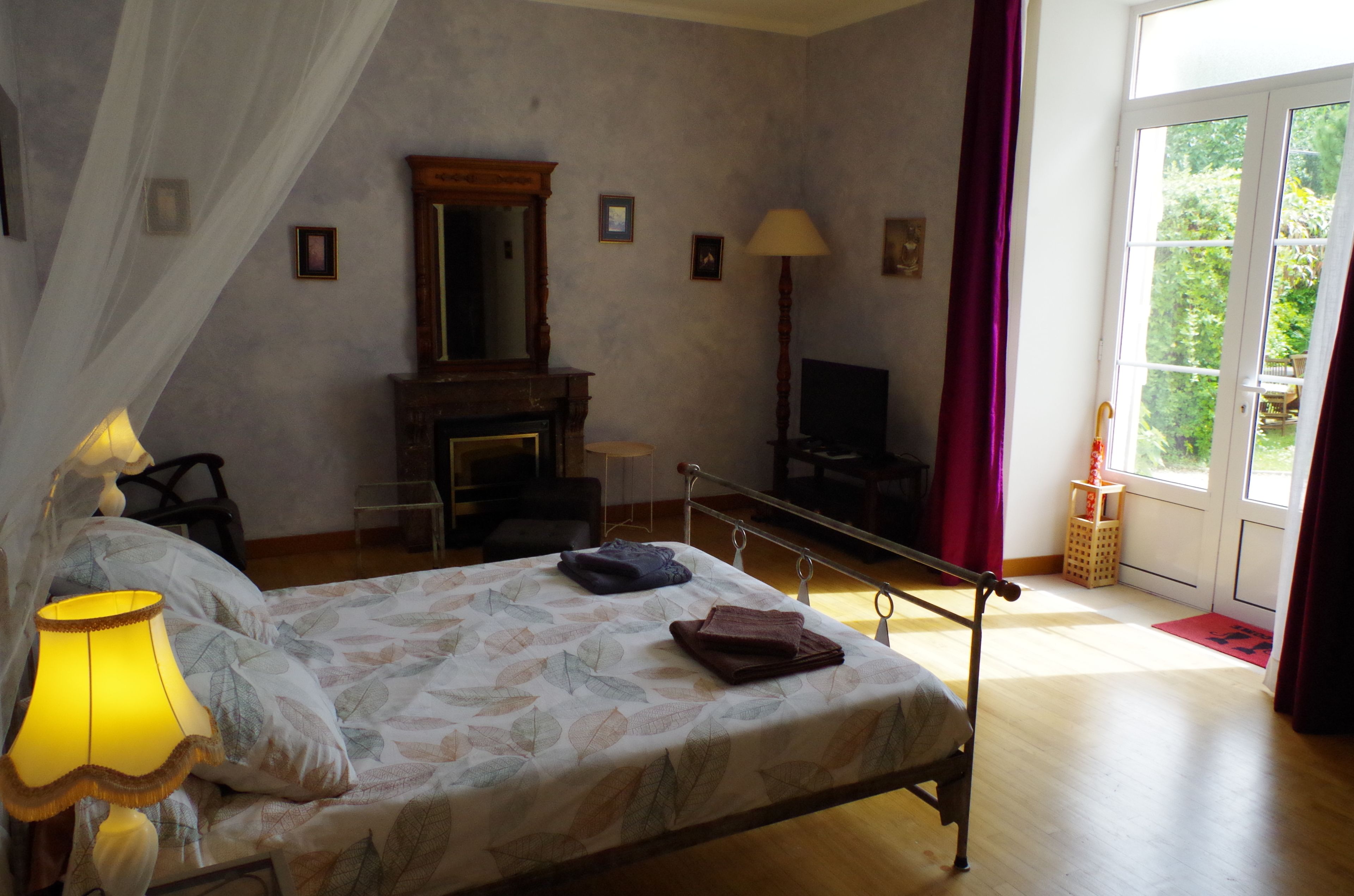 Quarto casal standard (Glycine) | 5 quartos, edredons de pluma, cofres nos quartos