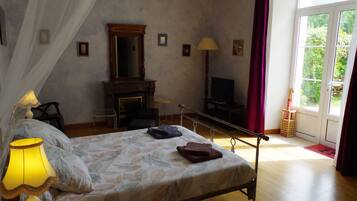 标准双人房 (Glycine) | 5 多间卧室、羽绒被、客房内保险箱、特色装修