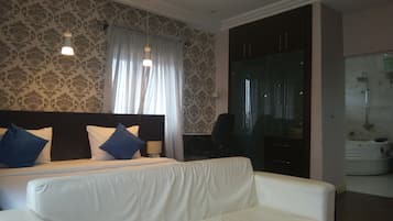 In-room safe, individually decorated, individually furnished, desk