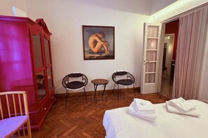 3 makuuhuonetta, silitysrauta/-lauta, Wi-Fi, vuodevaatteet