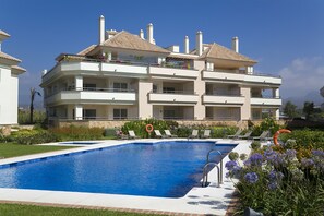 Outdoor pool, a heated pool