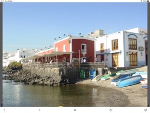 Beach - Beautiful 1 Bed Apt  With Stunning 180 Degree Views Of the Sea & Fuerteventura (Lanzarote)