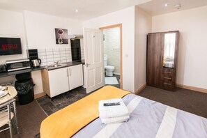 Studio, 1 Double Bed | Living area | Flat-screen TV - Snooze Apartments Flat 51 (Bradford)