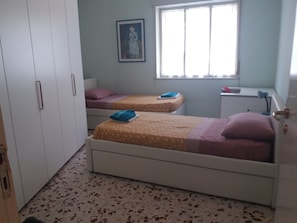 4 bedrooms, iron/ironing board, free WiFi, bed sheets