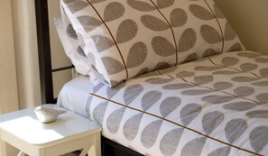 3 chambres, fer et planche à repasser, Wi-Fi gratuit, draps fournis