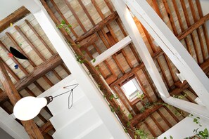 Haartrockner, Bidet, Handtücher, Seife