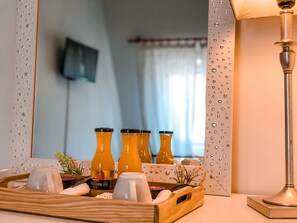 Double Room | Desk, iron/ironing board, cribs/infant beds, free WiFi - Pension As Burgas (Caldas de Reis)