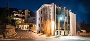 Fasade – kveld/natt