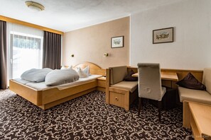 Dobbeltrom | Safe på rommet, lydisolert, wi-fi (inkludert) og sengetøy