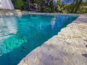 Pool - Villa Yannick · ❤️Charming Chalet ❤️Private pool & free WiFi (Son Parc)