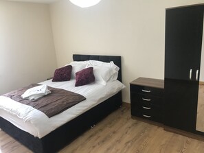 2 chambres, fer et planche Ă repasser, accĂšs Internet, draps fournis